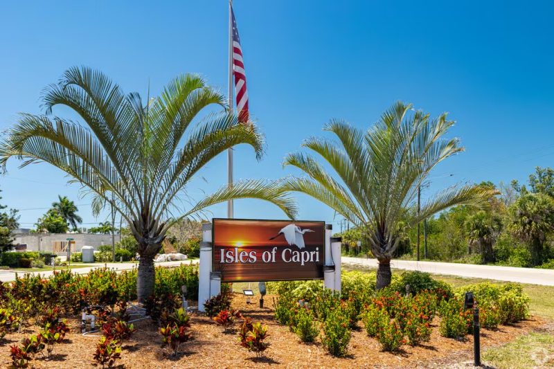 Isles of Capri welcome sign